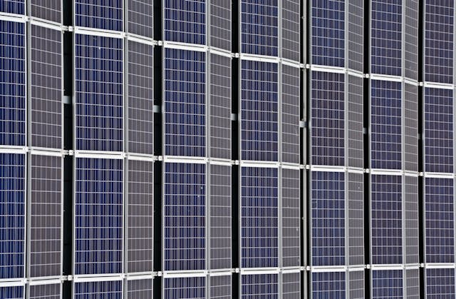 Plaatsing 2000 zonnepanelen – 2017